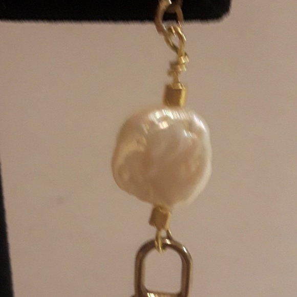 COPY - NWT Vintage Mermaid inspired Pearl Earrings - Picture 2 of 2